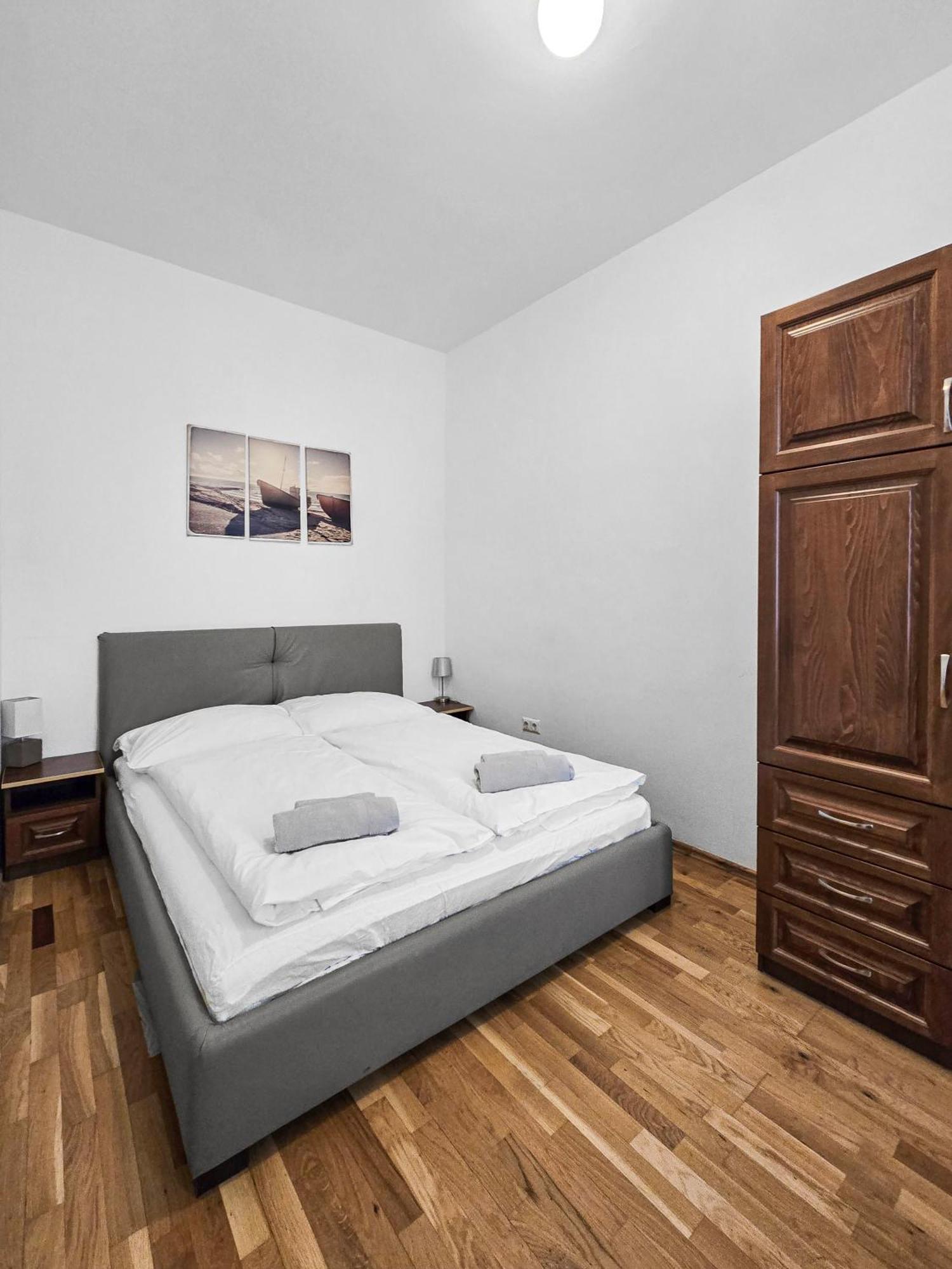 Spacious 3-bedroom Retreat With Balcony For 8 Near Millennium Tower Apartment Wien