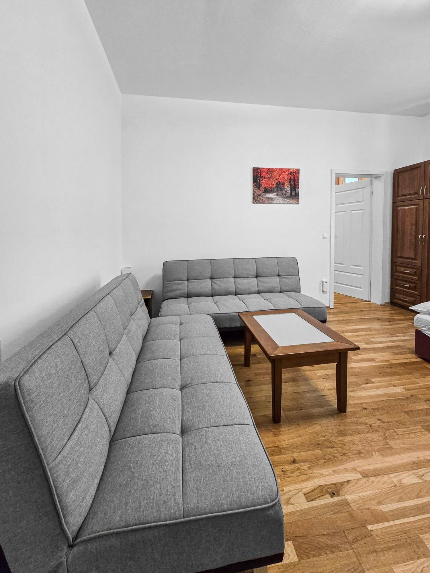 Spacious 3-bedroom Retreat With Balcony For 8 Near Millennium Tower Apartment Wien
